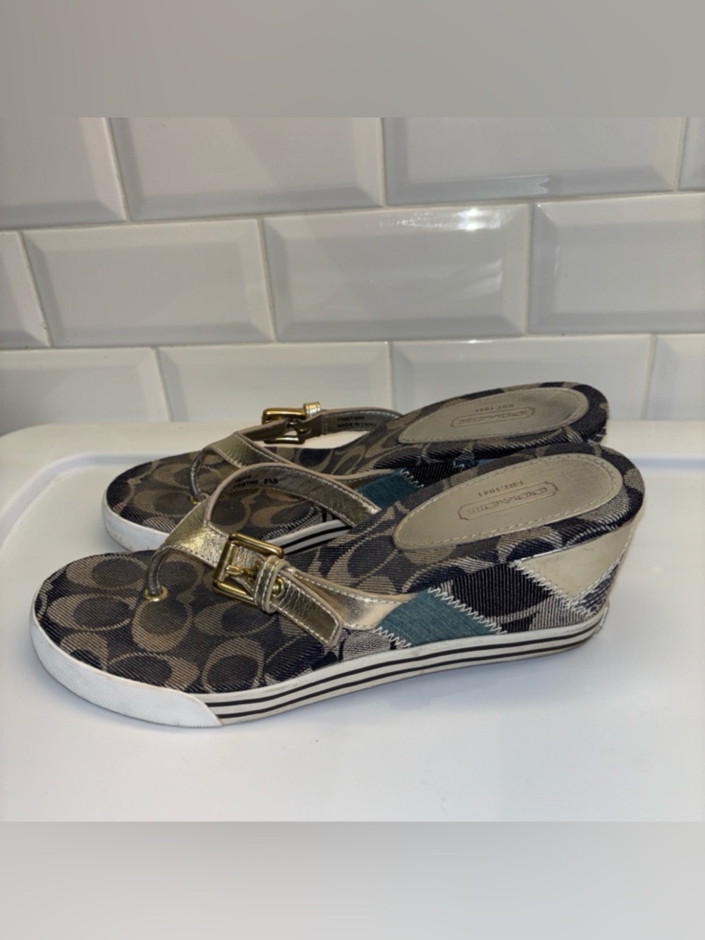 Coach Pristine patchwork signature canvas wedge sandals Size 8.5 B - Picture 6 of 9